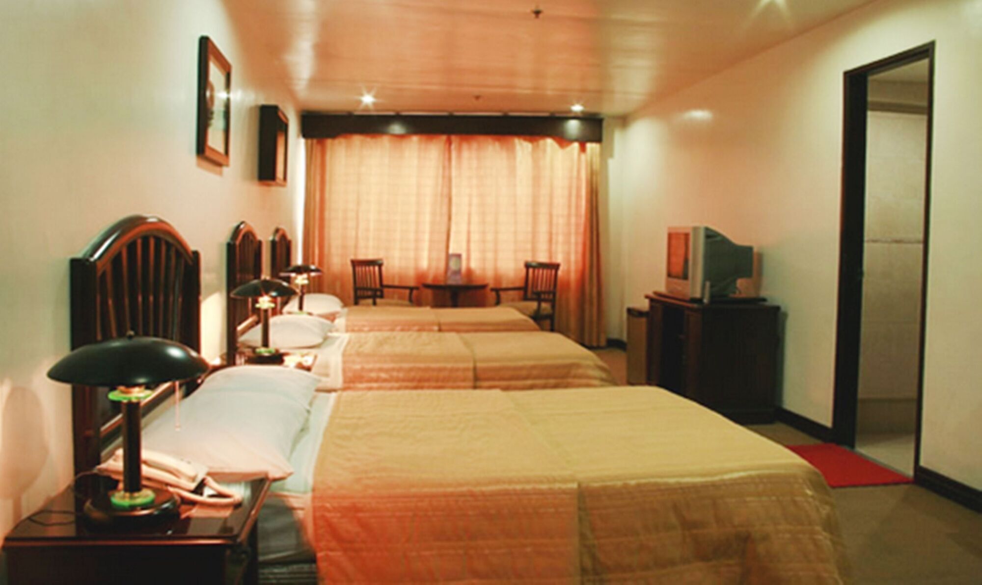 באגויו Pines View Hotel מראה חיצוני תמונה